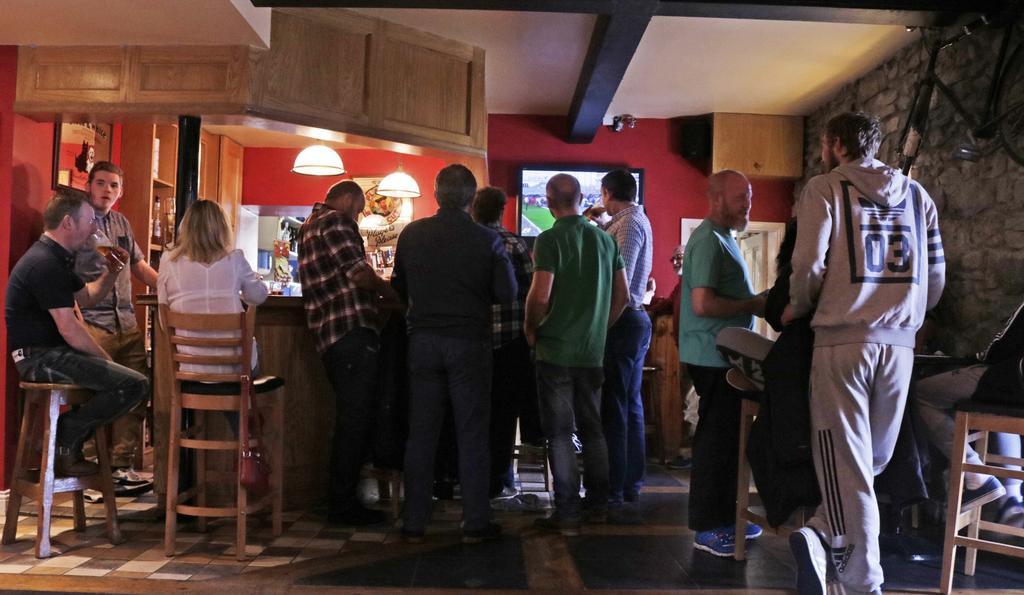 The Seaview Tavern Ballygorman Exterior foto